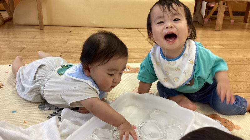 純組　氷遊び